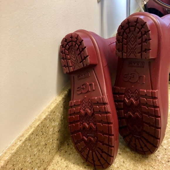 UGG Sienna Rain Boots - Picture 3 of 3